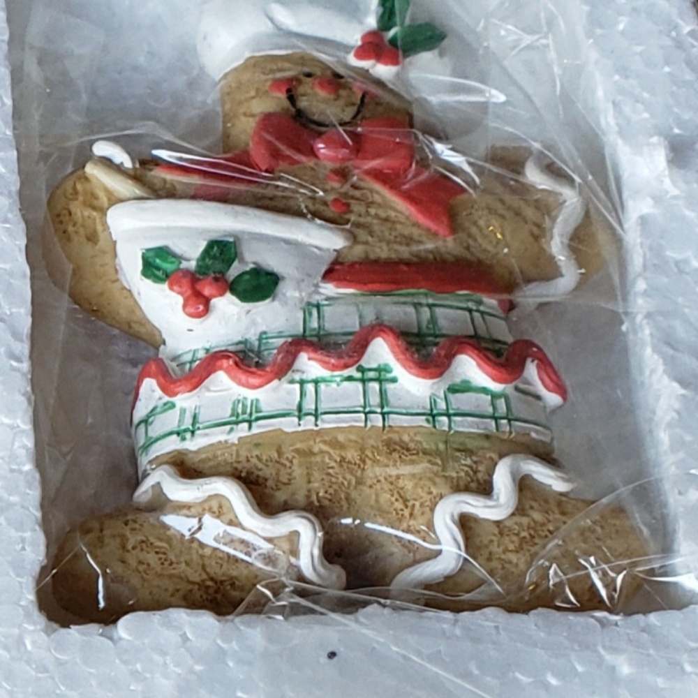 NIB Gingerbread magnets set - Picture 6 of 8